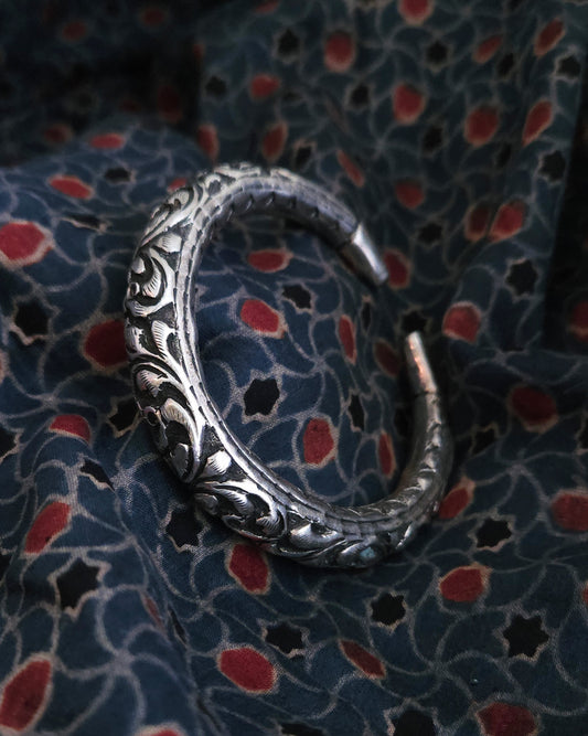 92.5 Silver Oxidized chitai bangle, Silver cuff, Classic Chitai kada