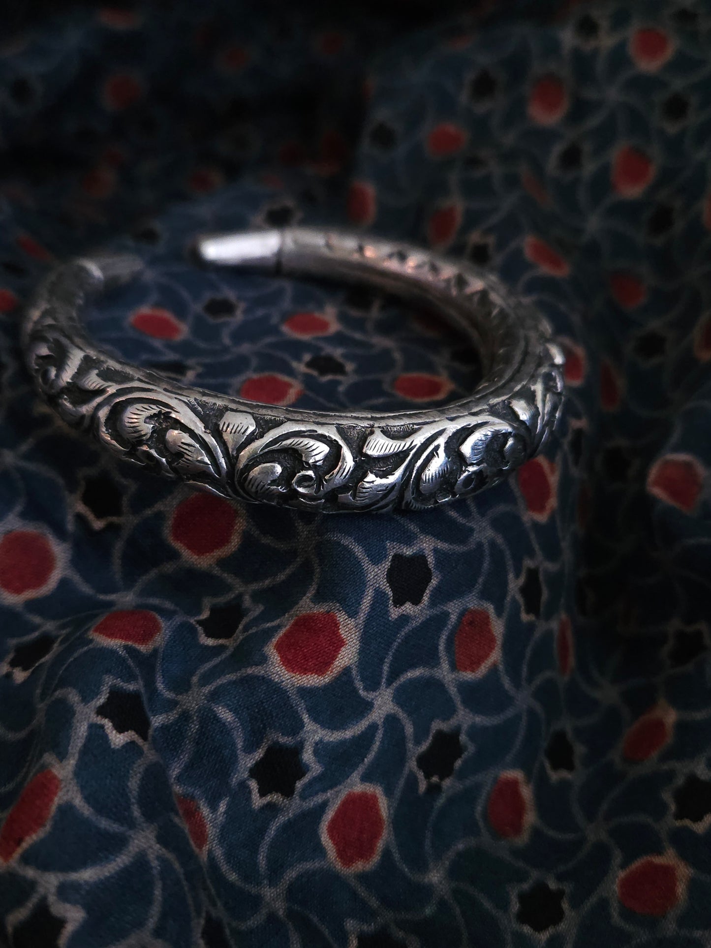 92.5 Silver Oxidized chitai bangle, Silver cuff, Classic Chitai kada