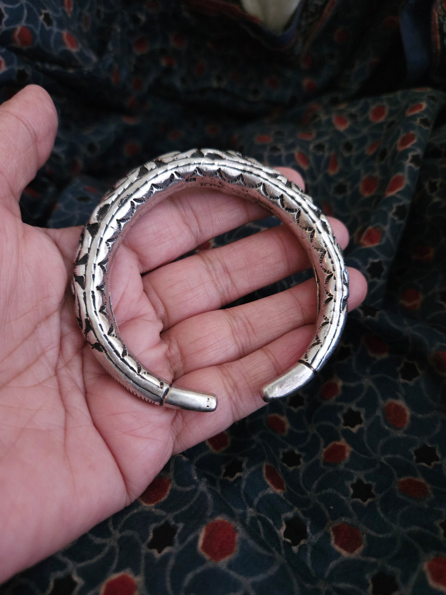 92.5 Silver Oxidized chitai bangle, Silver cuff, Classic Chitai kada