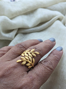 Varka - Open silver ring with beautiful textured leaf motifs and gold plated
