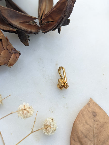 Gold polished green stone clip on Nosepin