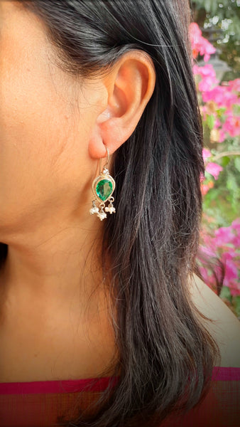 Aarna - Green onyx and pearl hook earring in pure silver