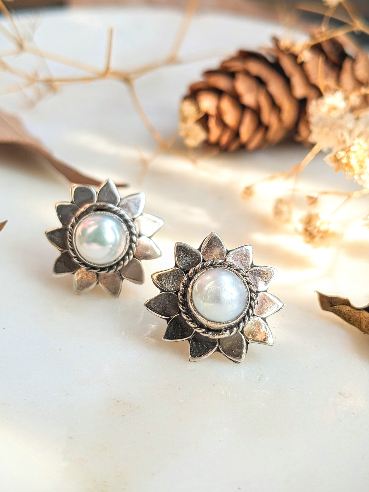 925 Sterling Silver and pearl stud earring
