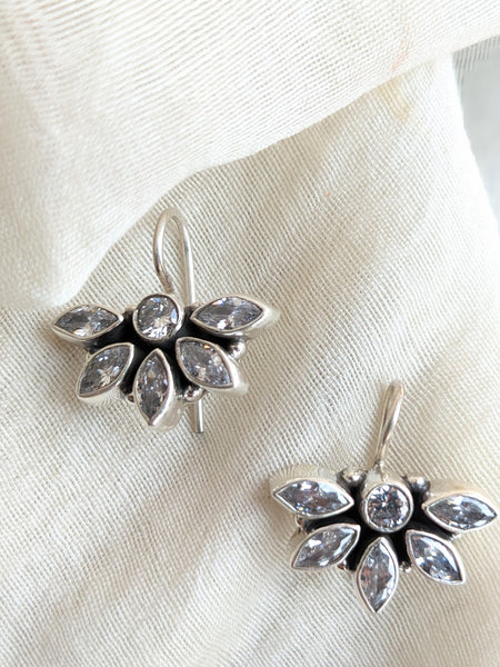 Ria - Dainty floral hook Earring