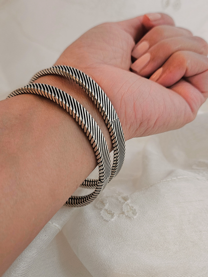 925 Sterling Silver Oxidized Kada – Diagonal Ribbed Bangle Cuff