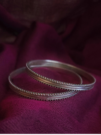 Handcrafted Jaipur Silver Bangle – Oxidized Granulation Band