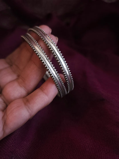 Handcrafted Jaipur Silver Bangle – Oxidized Granulation Band