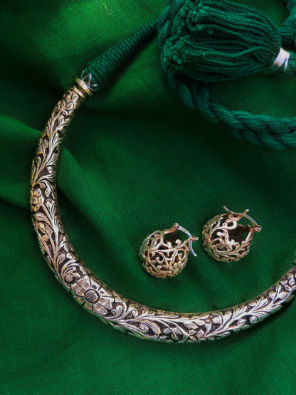 Oxidized 925 Sterling Silver Hasli Necklace — Hand-Engraved Floral Collar