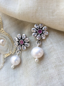 Kanti - Silver earring with zircon and pearl