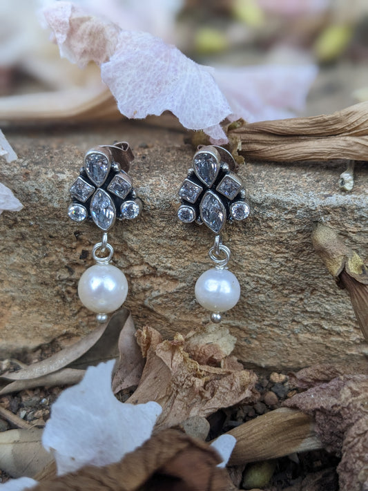 925 Sterling Silver earring with cubic Zirconia and pearl drop