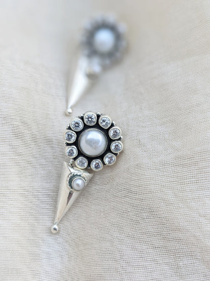 Kriti -Pearl and Zirconia silver earring