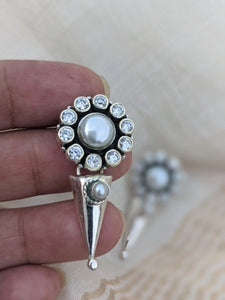 Kriti -Pearl and Zirconia silver earring