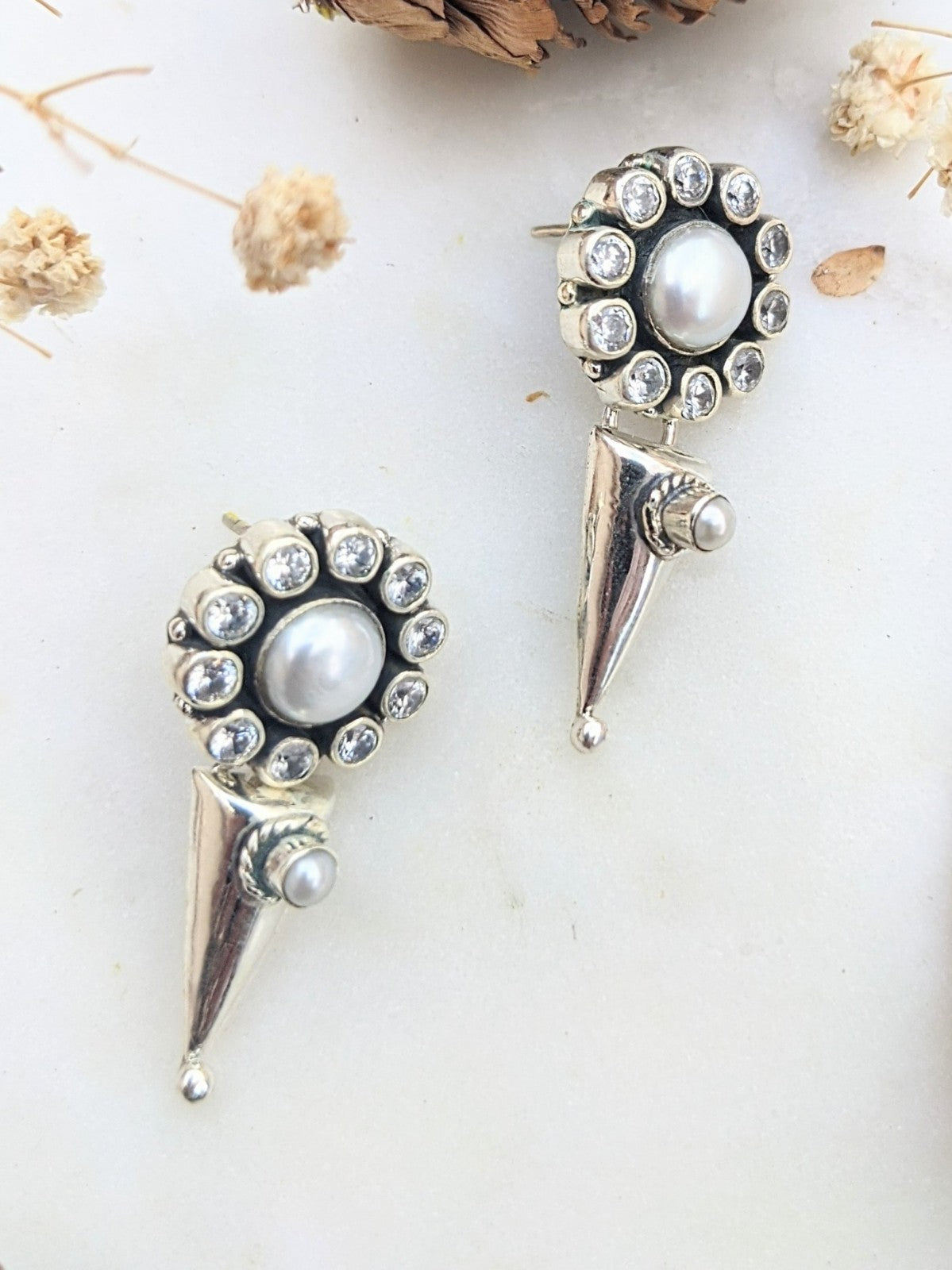 Pearl and Zirconia silver earring