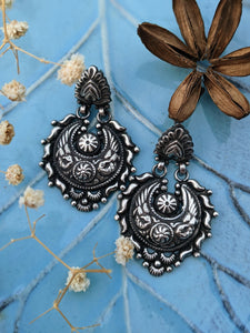 Lightweight oxidized silver earring