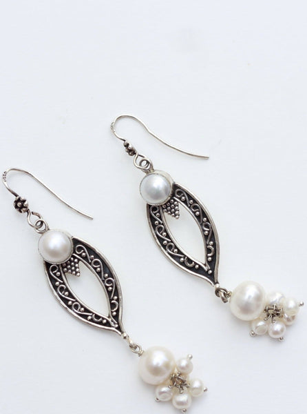 Pearl and Silver earring