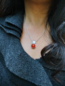 Carnelian pendant in silver chain